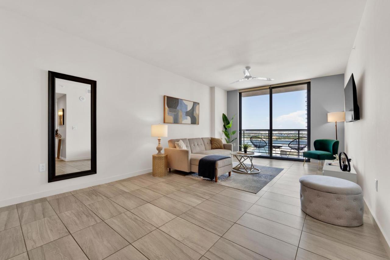 Devereaux Miami Luxury One-Bedroom And Studios Exterior photo