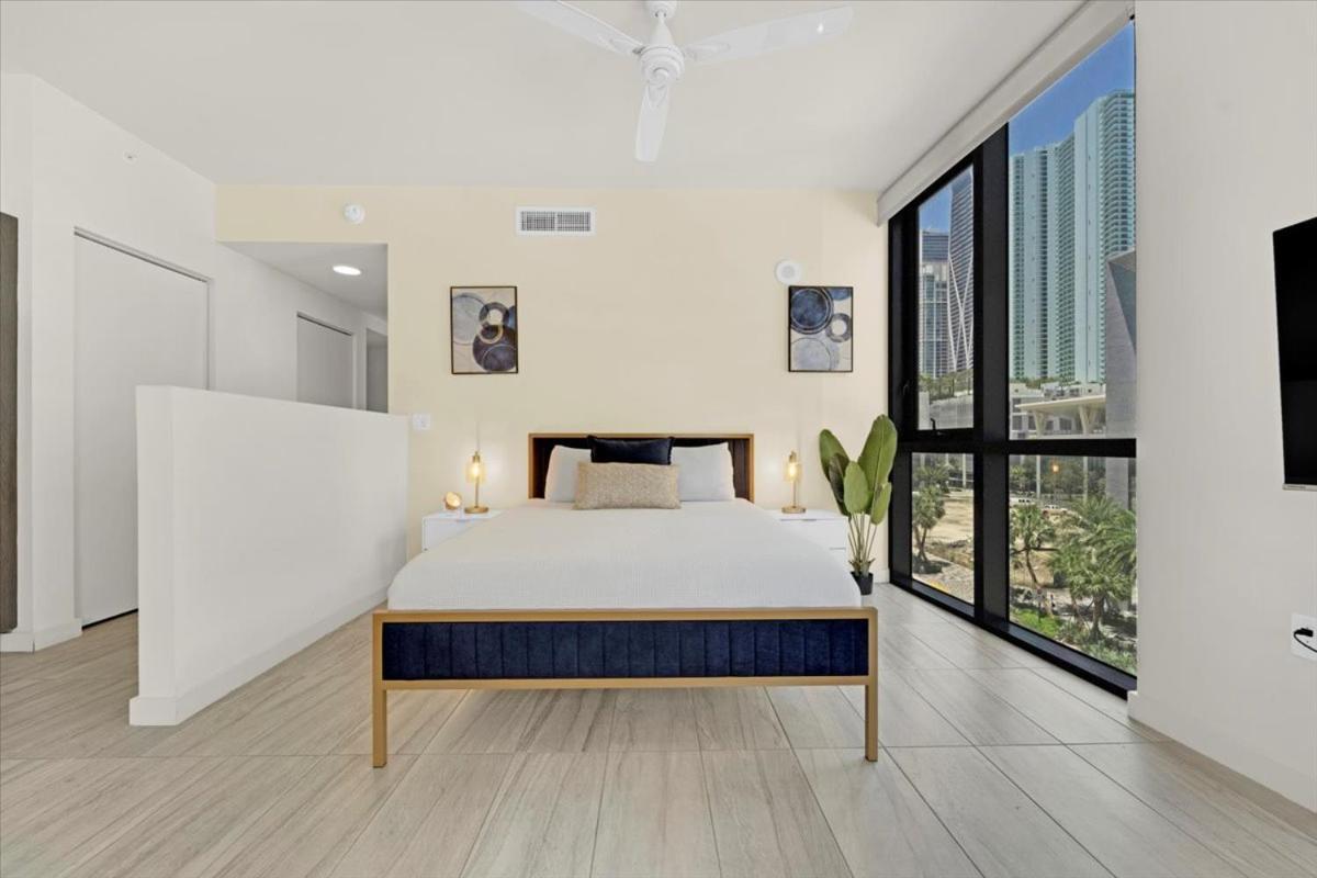 Devereaux Miami Luxury One-Bedroom And Studios Exterior photo