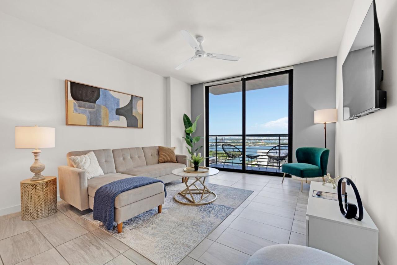 Devereaux Miami Luxury One-Bedroom And Studios Exterior photo