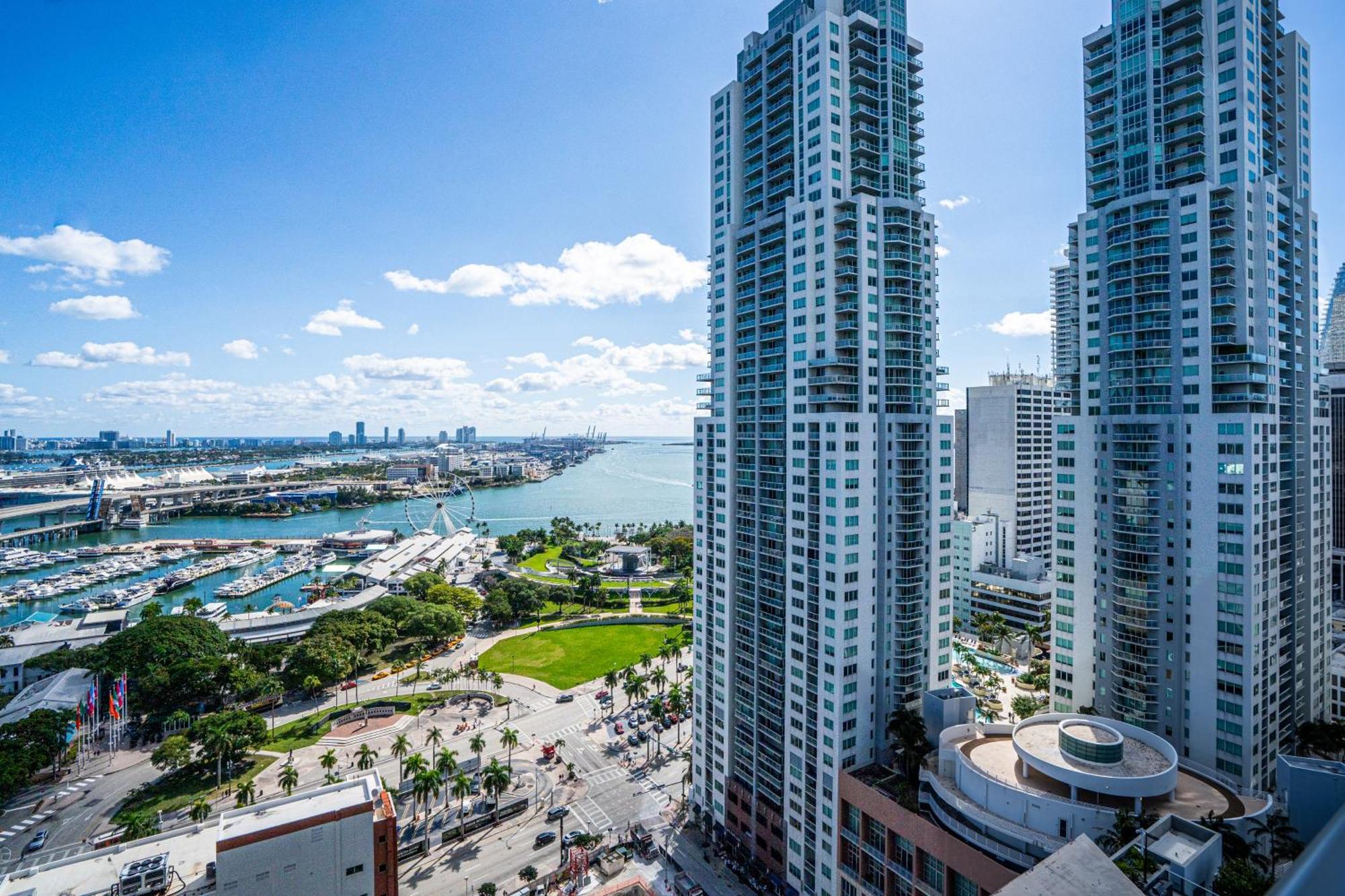 Devereaux Miami Luxury One-Bedroom And Studios Exterior photo