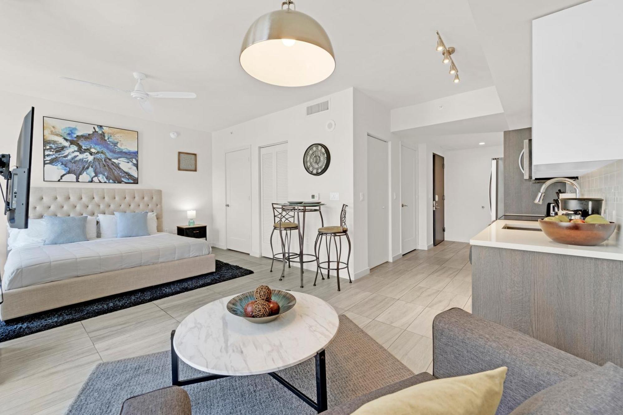 Devereaux Miami Luxury One-Bedroom And Studios Exterior photo