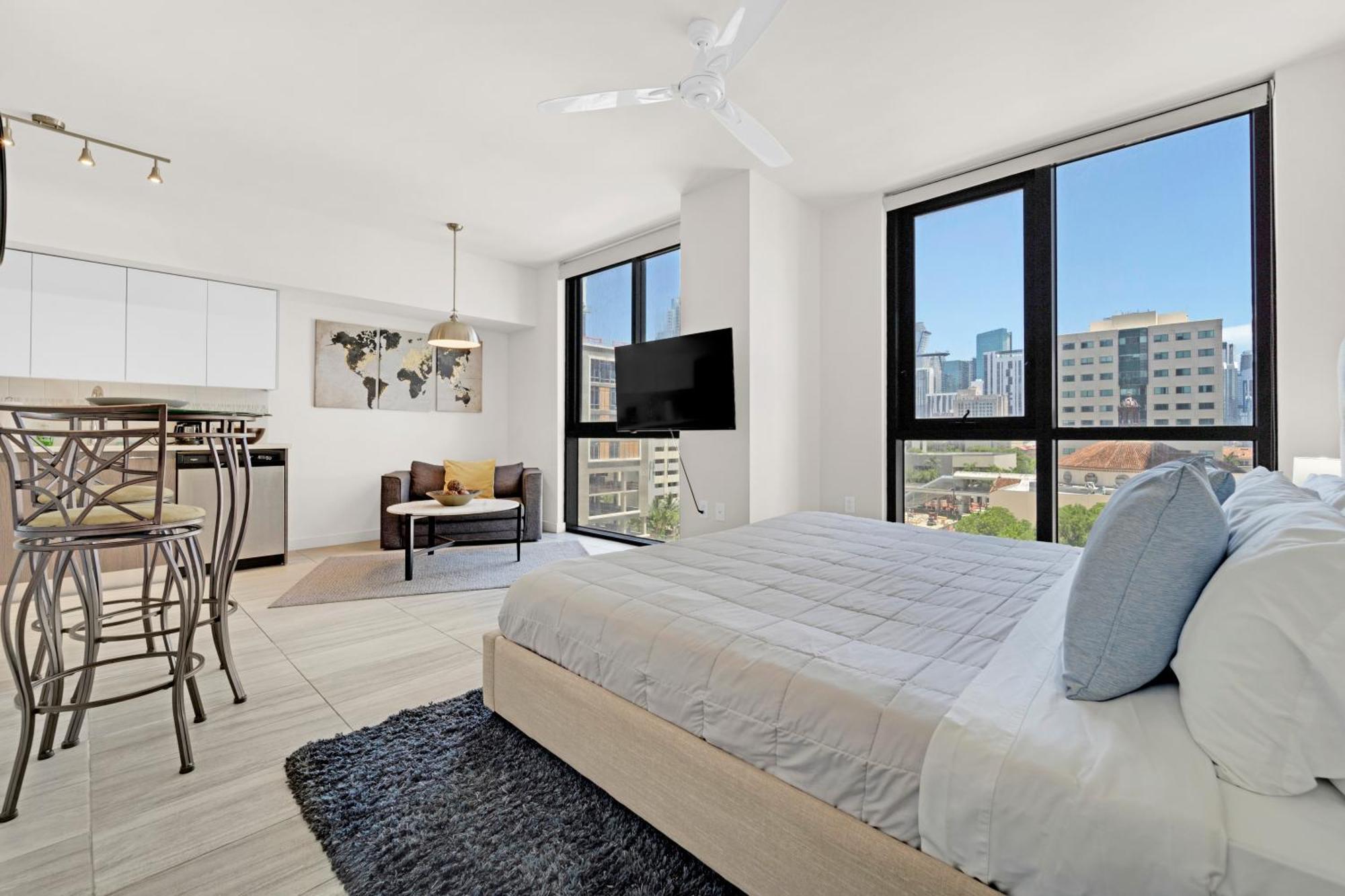Devereaux Miami Luxury One-Bedroom And Studios Exterior photo