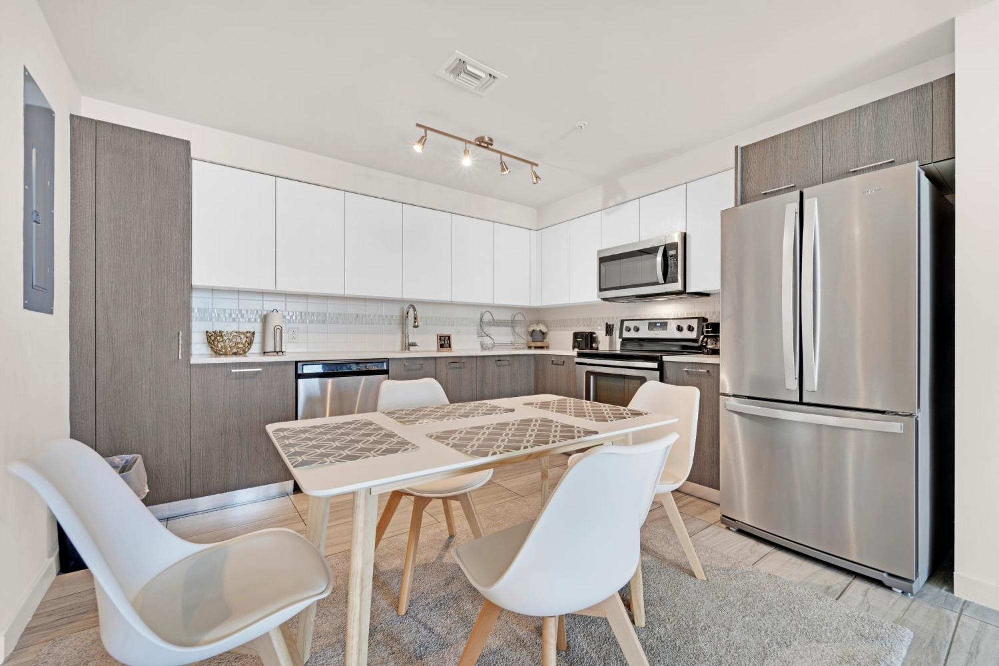 Devereaux Miami Luxury One-Bedroom And Studios Exterior photo
